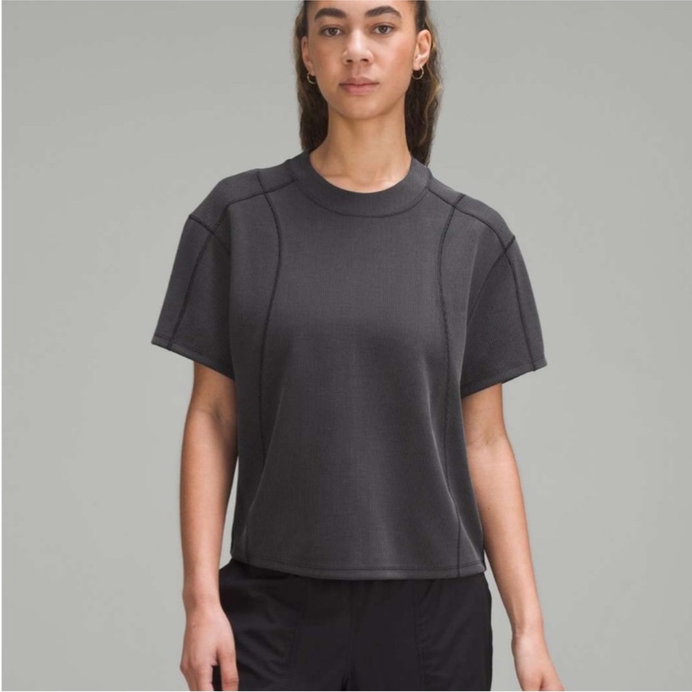 Lululemon Ribbed Softstreme T-Shirt
Black size 10
